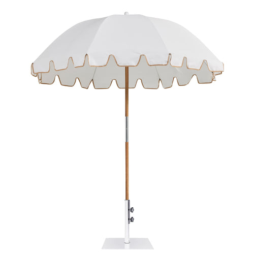 Patio umbrella set : The Weekend Umbrella with 14 kg square white base. Perfect for poolside, balconies and tables.
